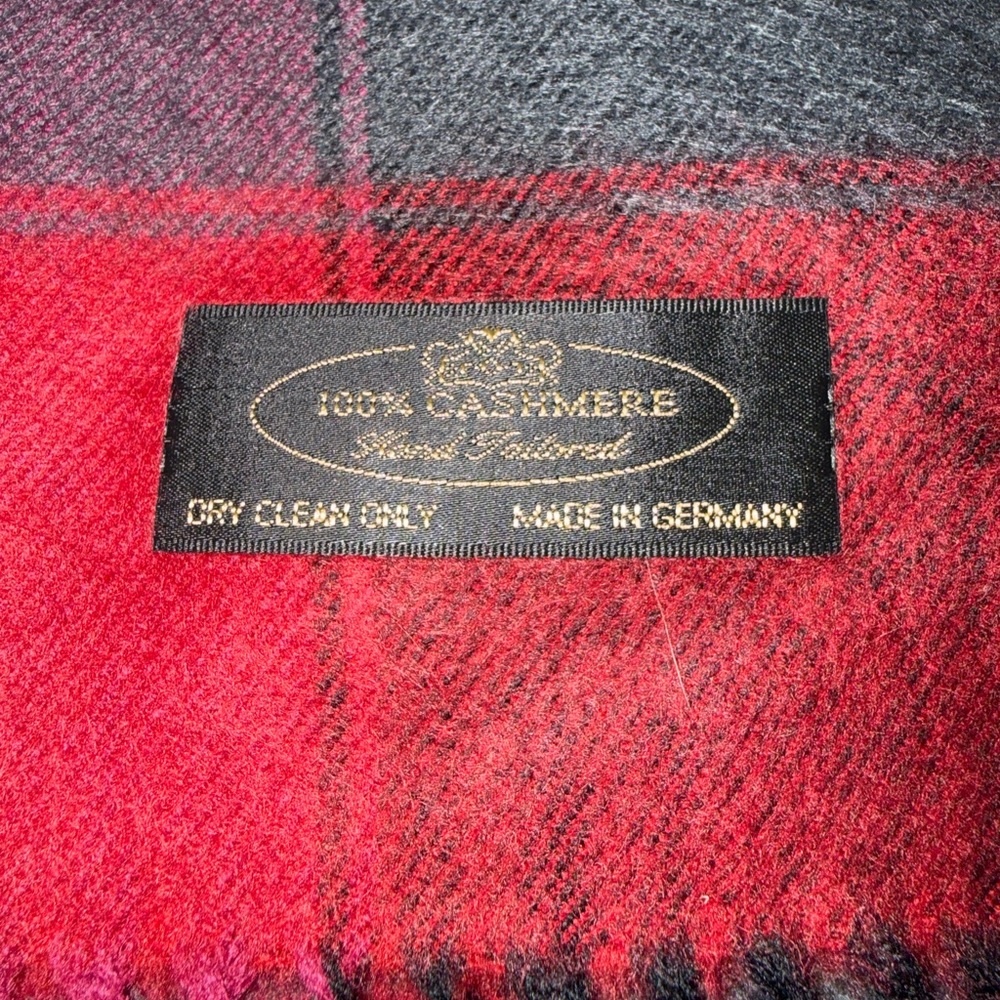 Luxurious  100% cashmere plaid scarf